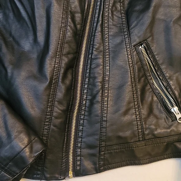 I ❤ Ronson jacket moto black faux leather and sherpa neckline silver zippers - Picture 6 of 12